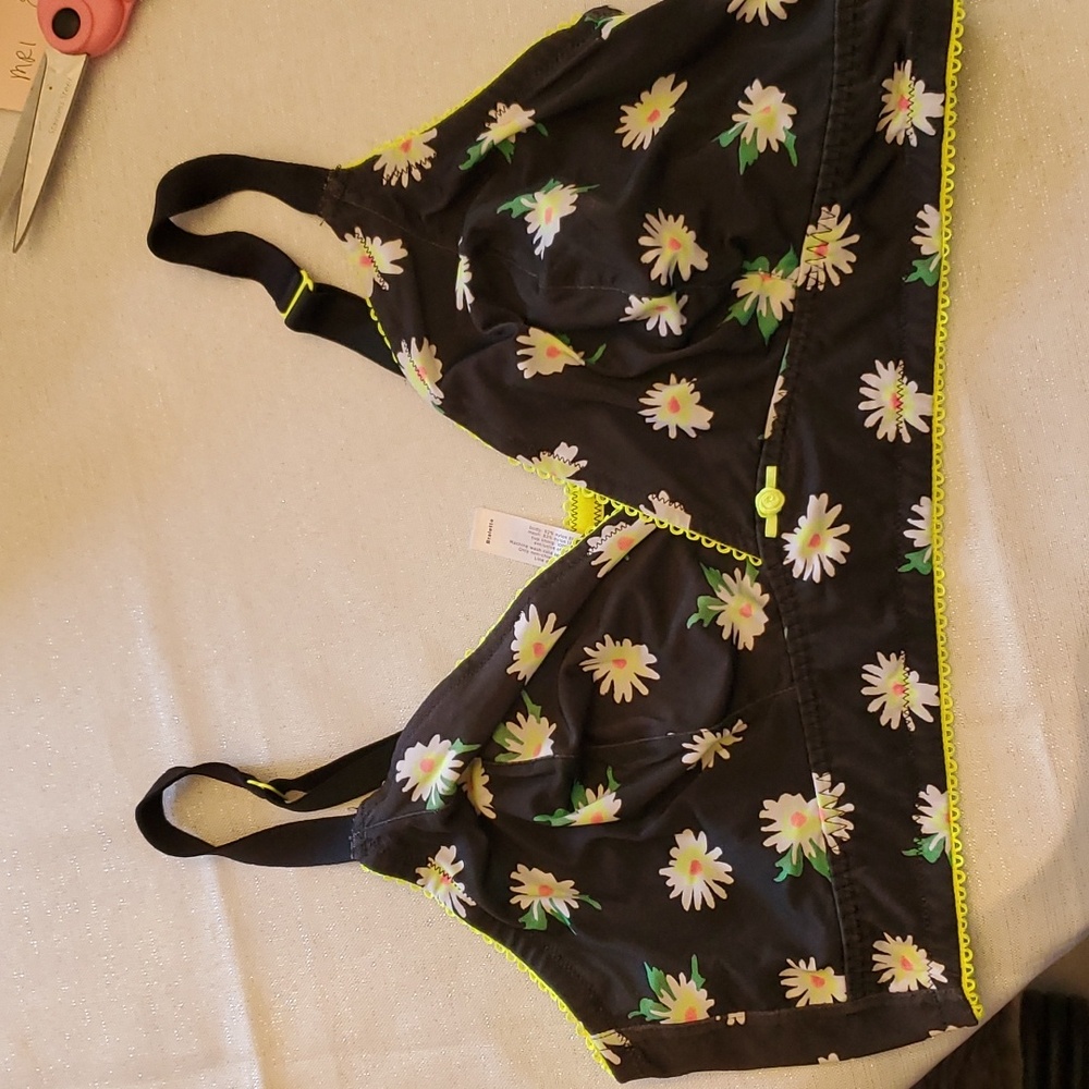 Cacique floral bralette